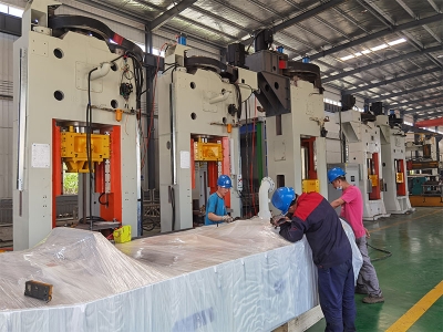 電動螺旋壓磚機案例現場之——多孔磚