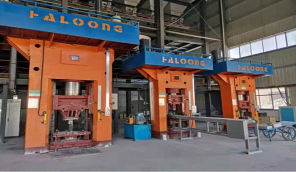 伺服電動(dòng)螺旋壓力機(jī)所在車(chē)間一角